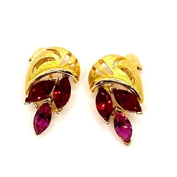 Clip Ons Earrings Gold Tone Pink Crystals - Picture 3 of 15